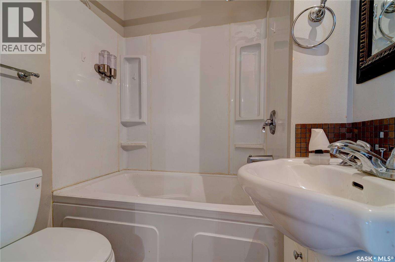 1035 Wallace Street, Regina, Saskatchewan  S4N 3Y7 - Photo 10 - SK038177