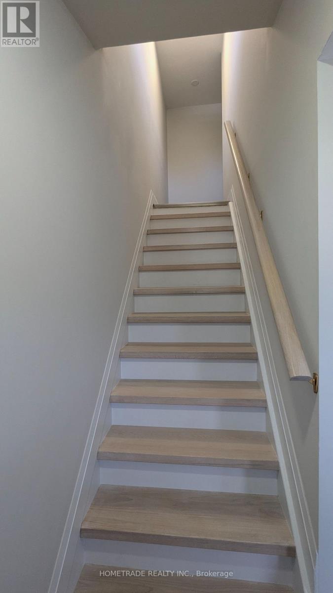 14 Chaucer Crescent, Barrie, Ontario  L4N 4T7 - Photo 3 - S13674288