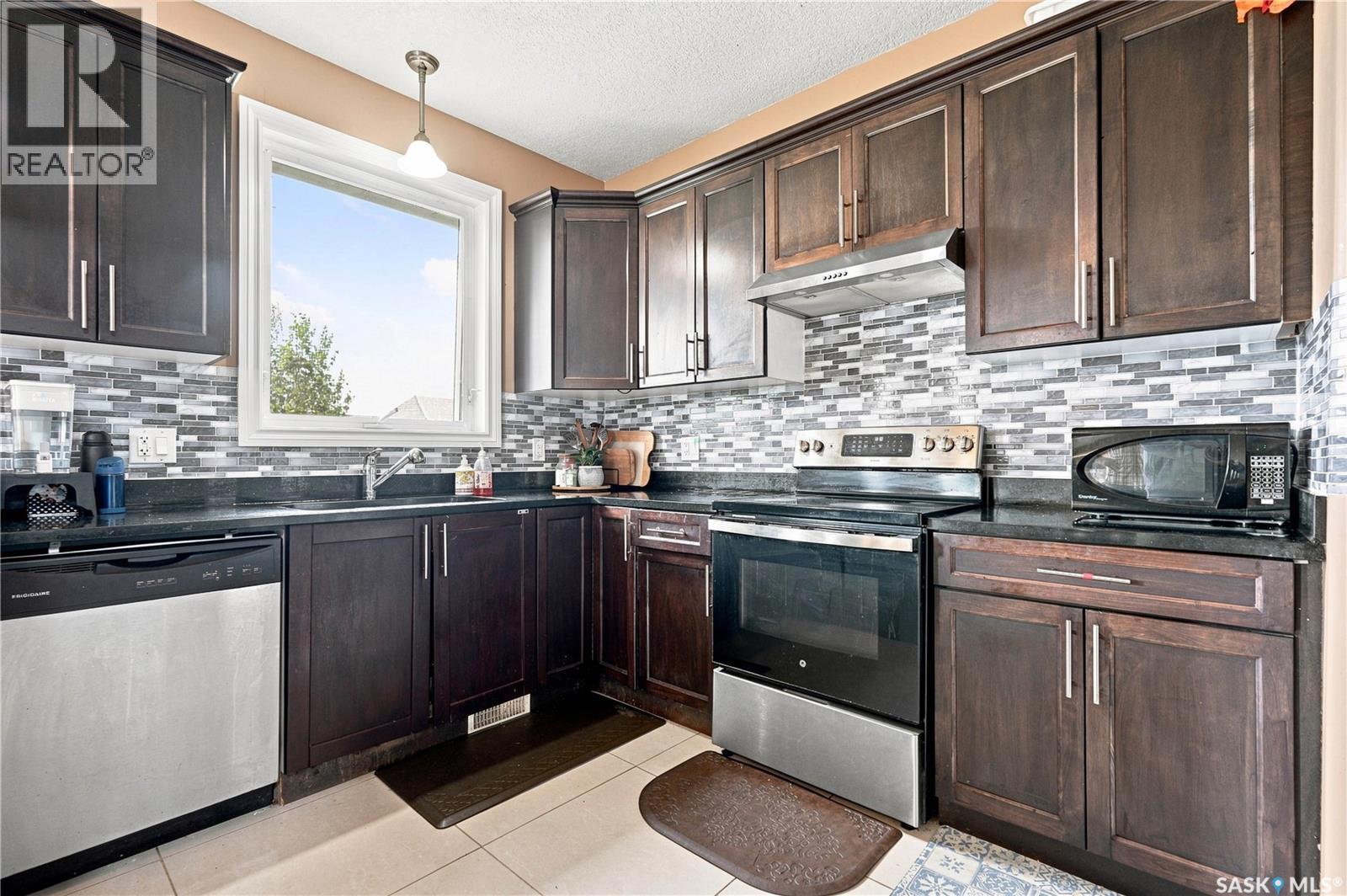 18 118 Hampton Circle, Saskatoon, Saskatchewan  S7R 0C9 - Photo 16 - SK045580