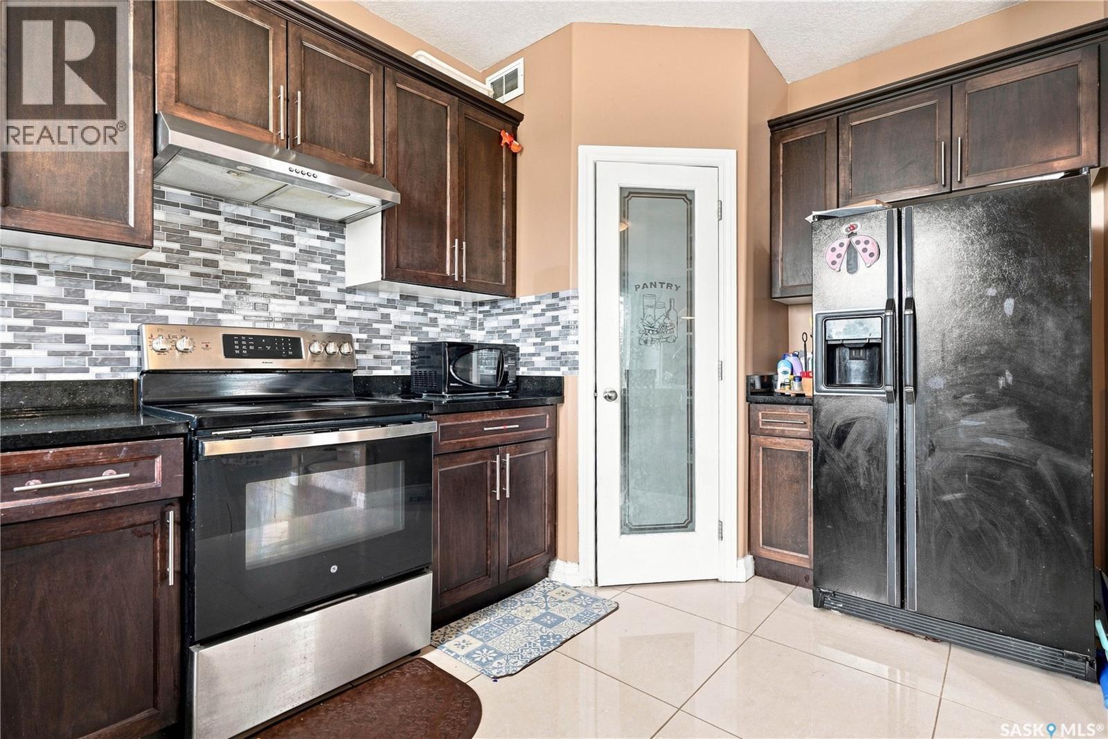 18 118 Hampton Circle, Saskatoon, Saskatchewan  S7R 0C9 - Photo 18 - SK045580