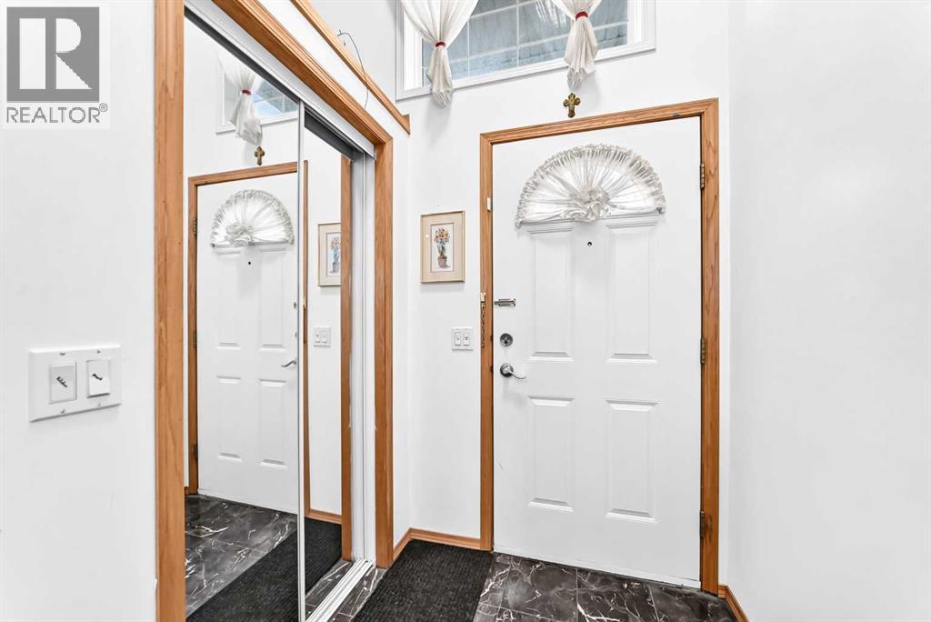 98 Country Hills Heights Nw, Calgary, Alberta  T3K 4Y6 - Photo 3 - A2321079
