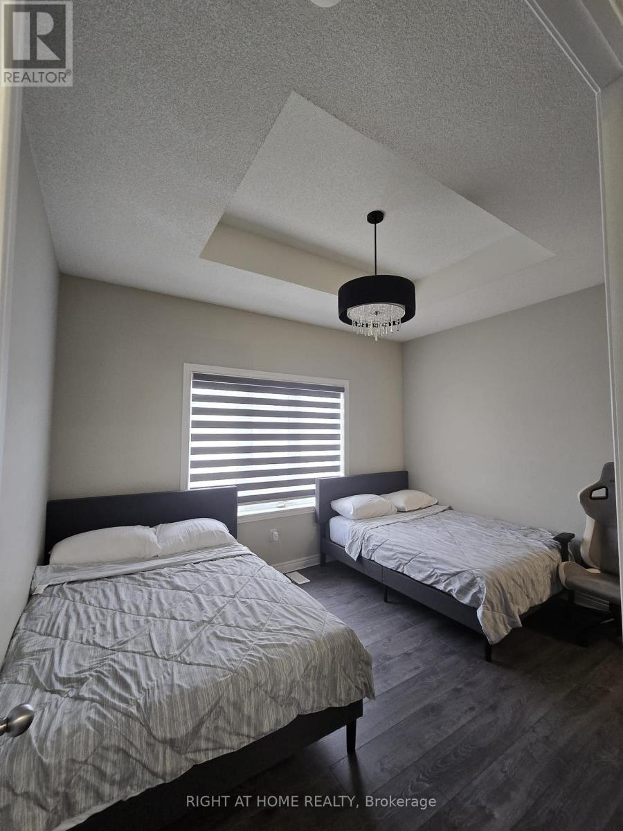 14 Ogston Crescent, Whitby, Ontario L1P 0G9 - Photo 11 - E13674396