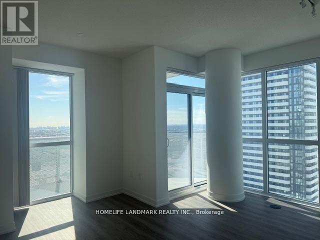 2212 - 8 Interchange Way, Vaughan, Ontario L4K 0R2 - Photo 4 - N13674412