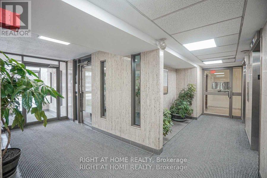 407 - 235 Grandravine Drive, Toronto, Ontario M3N 1J2 - Photo 3 - W13674398