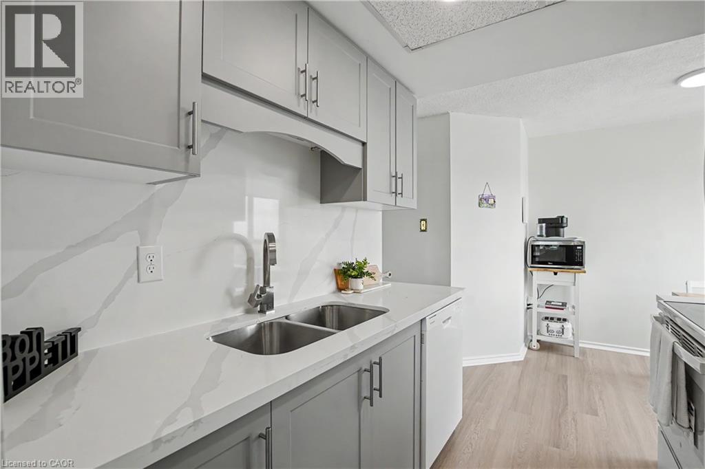 100 County Court Boulevard Unit# 1604, Brampton, Ontario  L6W 3X1 - Photo 17 - 40855750