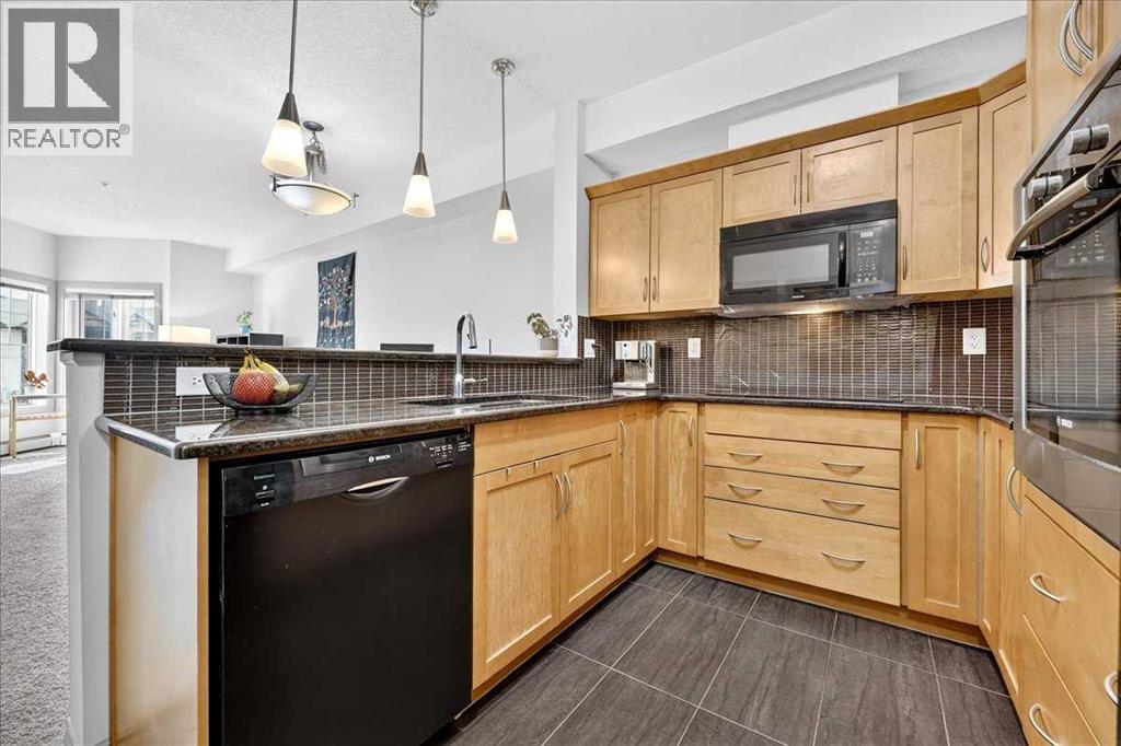 303, 70 Royal Oak Plaza NW, Calgary, Alberta  T3G 0C6 - Photo 6 - A2337346