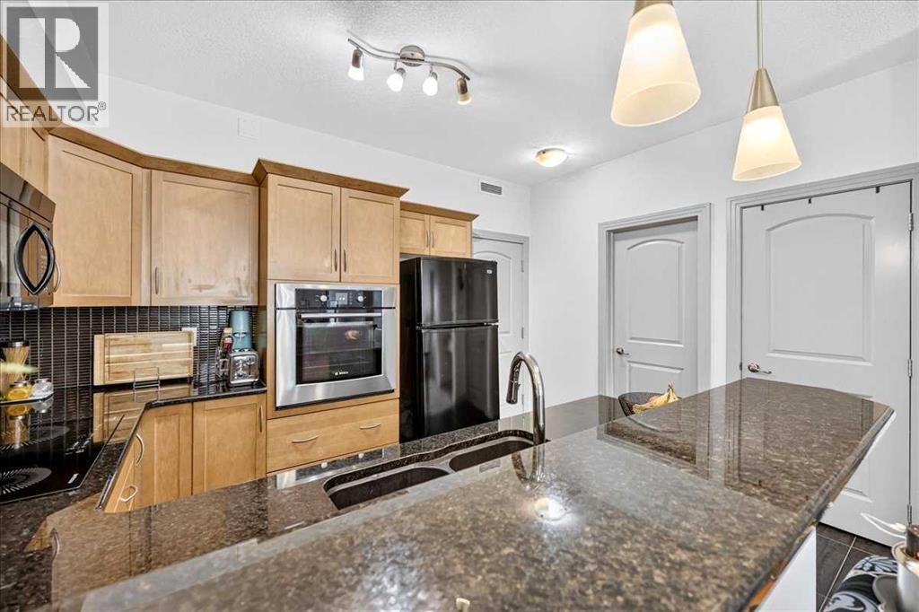 303, 70 Royal Oak Plaza NW, Calgary, Alberta  T3G 0C6 - Photo 9 - A2337346