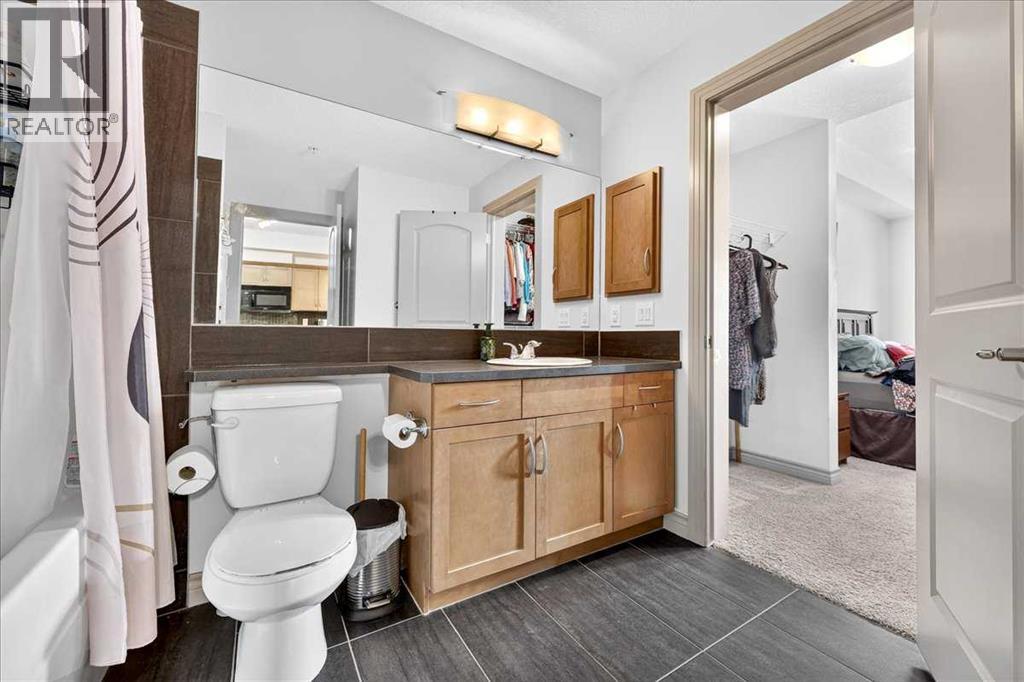 303, 70 Royal Oak Plaza NW, Calgary, Alberta  T3G 0C6 - Photo 22 - A2337346