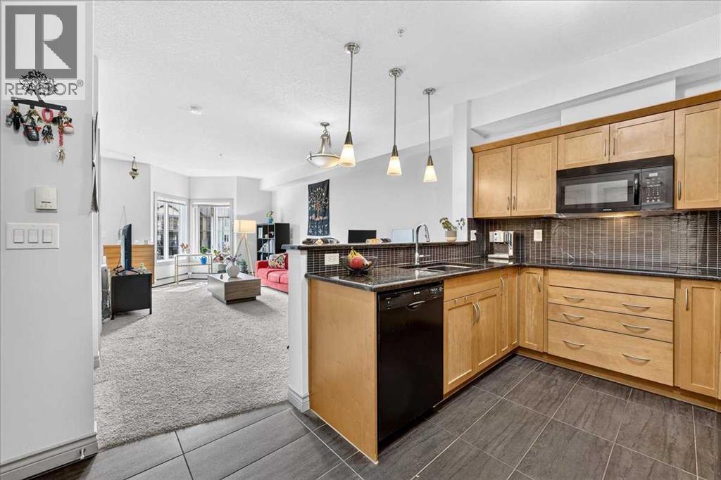 303, 70 Royal Oak Plaza NW, Calgary, Alberta  T3G 0C6 - Photo 8 - A2337346