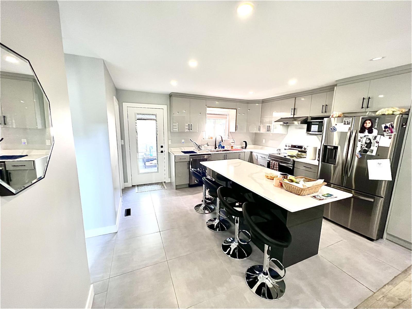 7376 123 Street, Surrey, British Columbia  V3W 5S3 - Photo 3 - R3154623