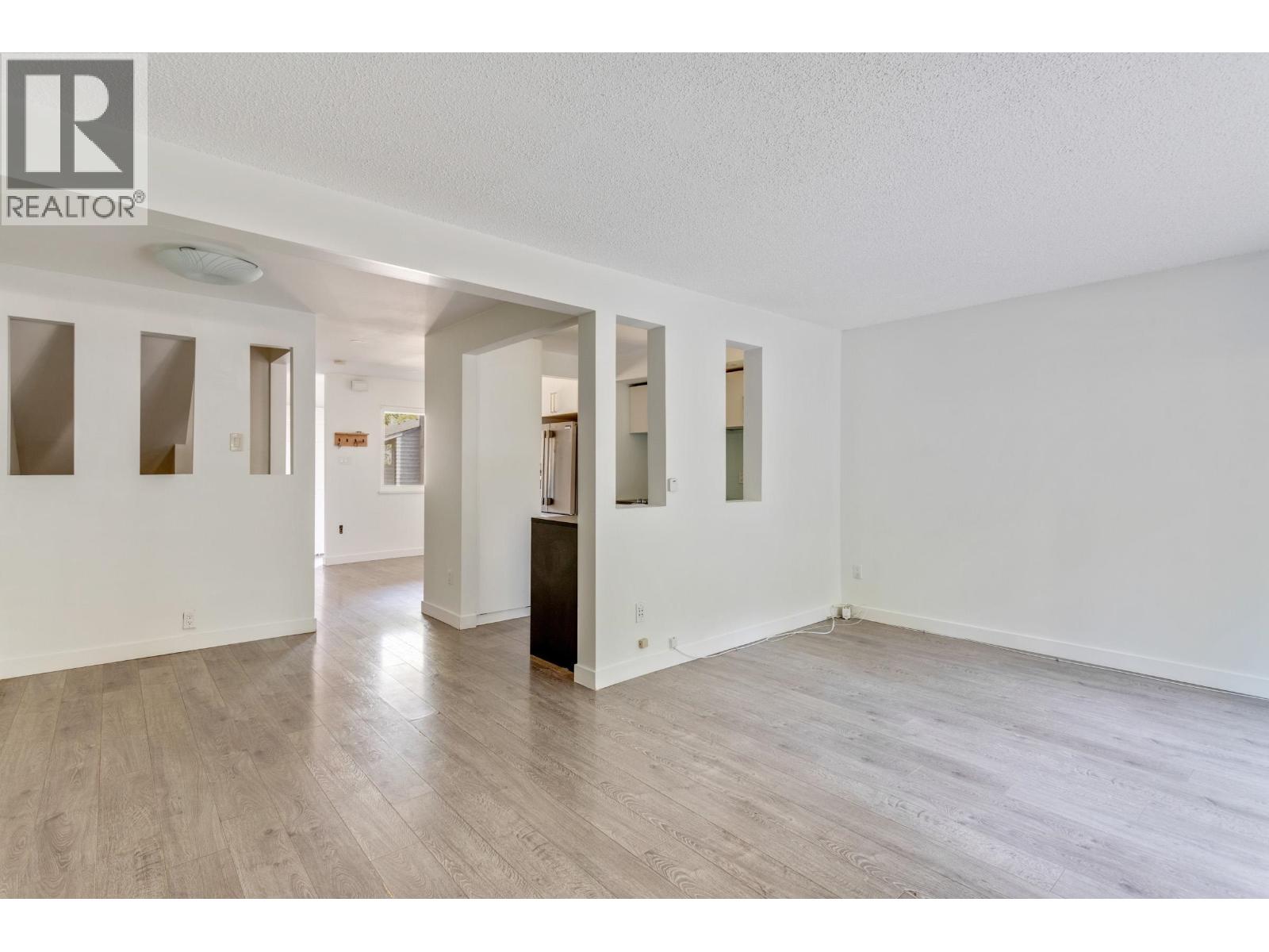 65 1930 Cedar Village Crescent, North Vancouver, British Columbia  V7J 3M5 - Photo 5 - R3155644