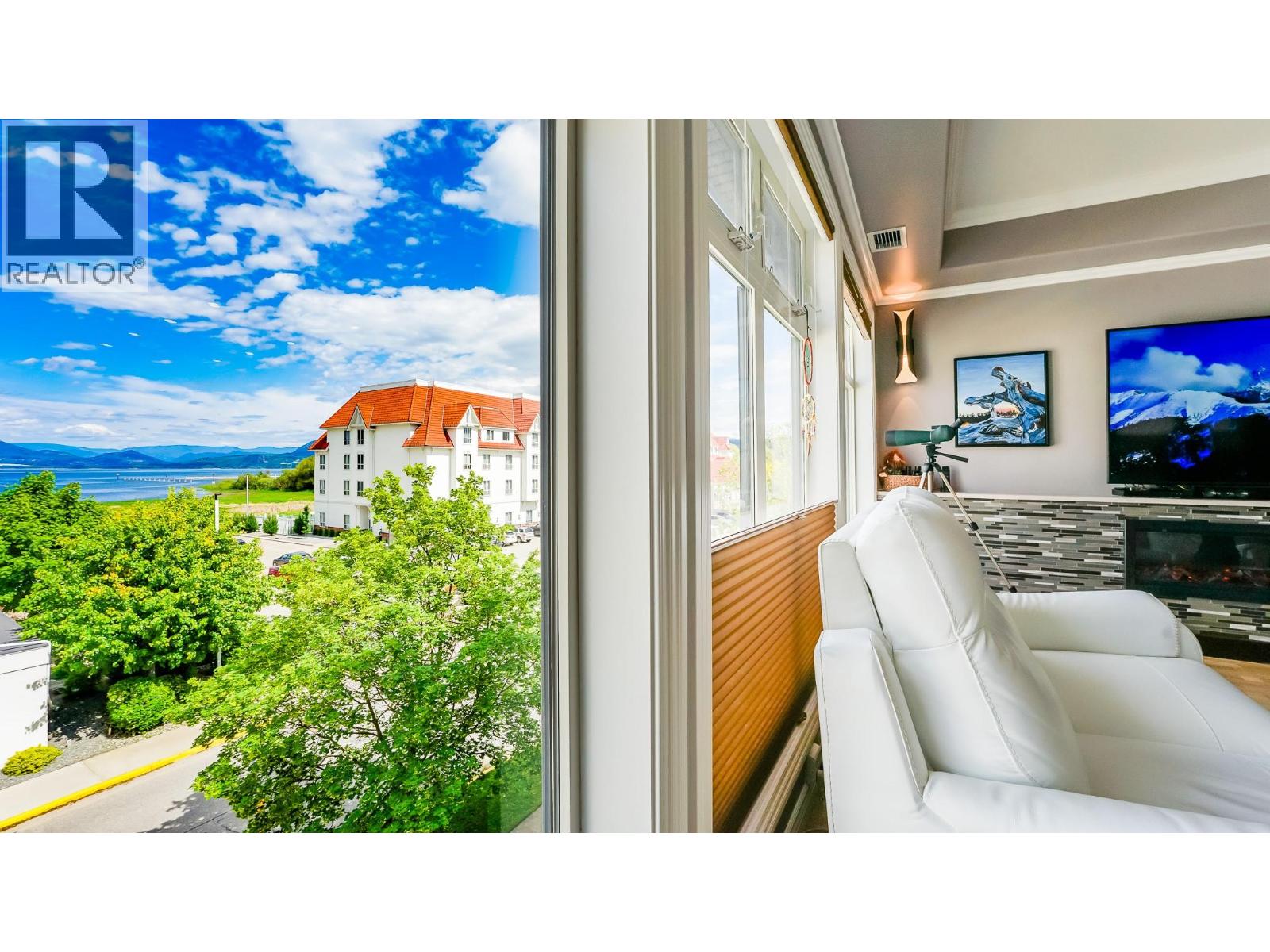 160 Harbourfront Drive Unit# 302, Salmon Arm, British Columbia  V1E 3M3 - Photo 3 - 10397503