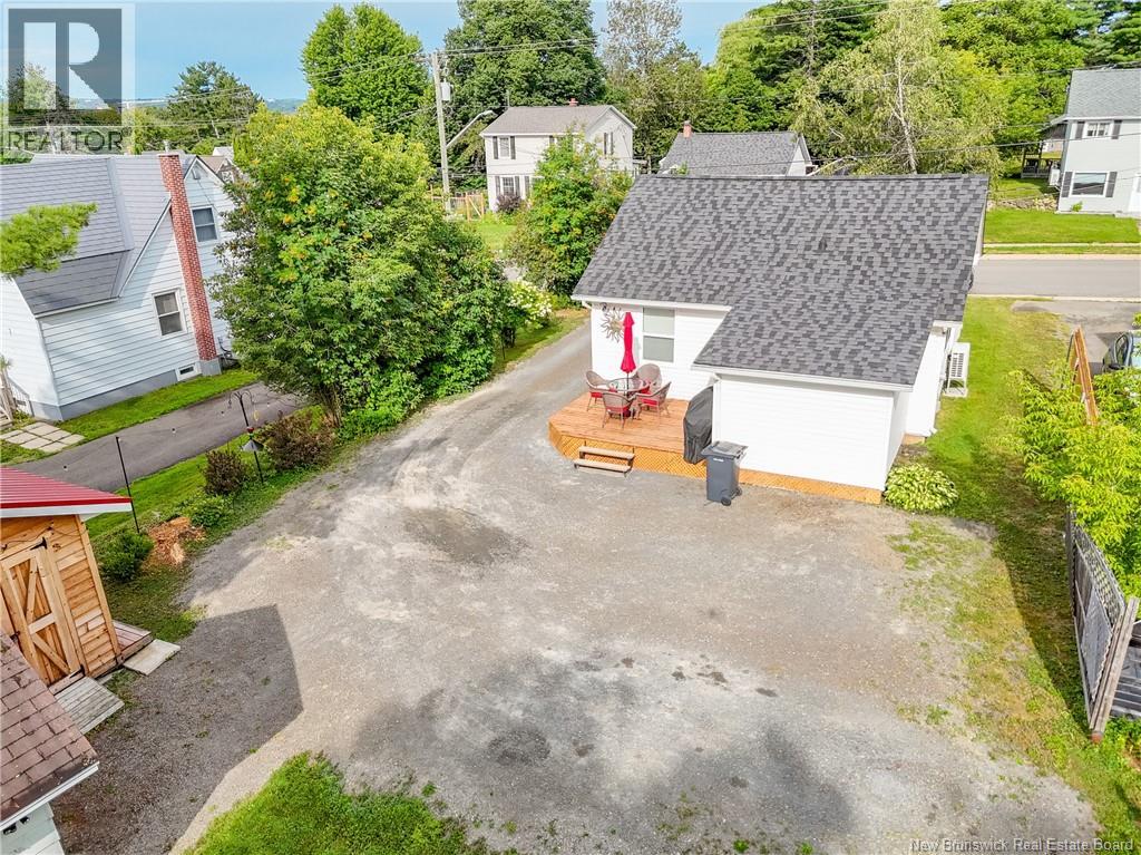 330 Clark Street, Fredericton, New Brunswick E3A 2X2 - Photo 25 - NB145364