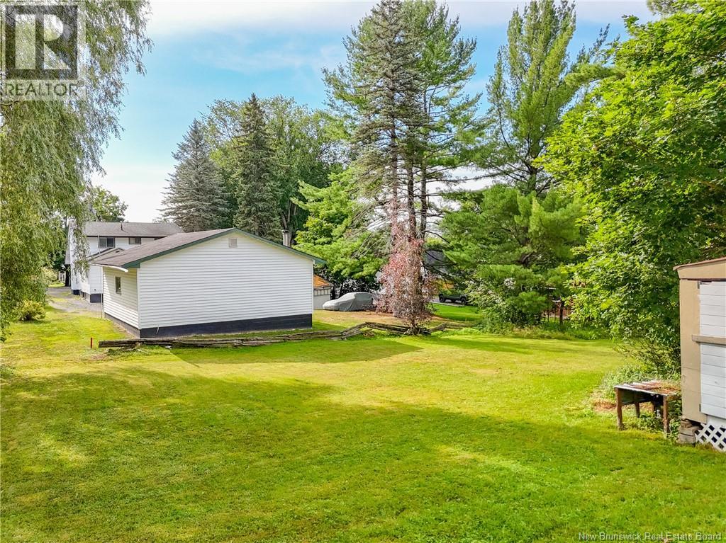 330 Clark Street, Fredericton, New Brunswick E3A 2X2 - Photo 24 - NB145364