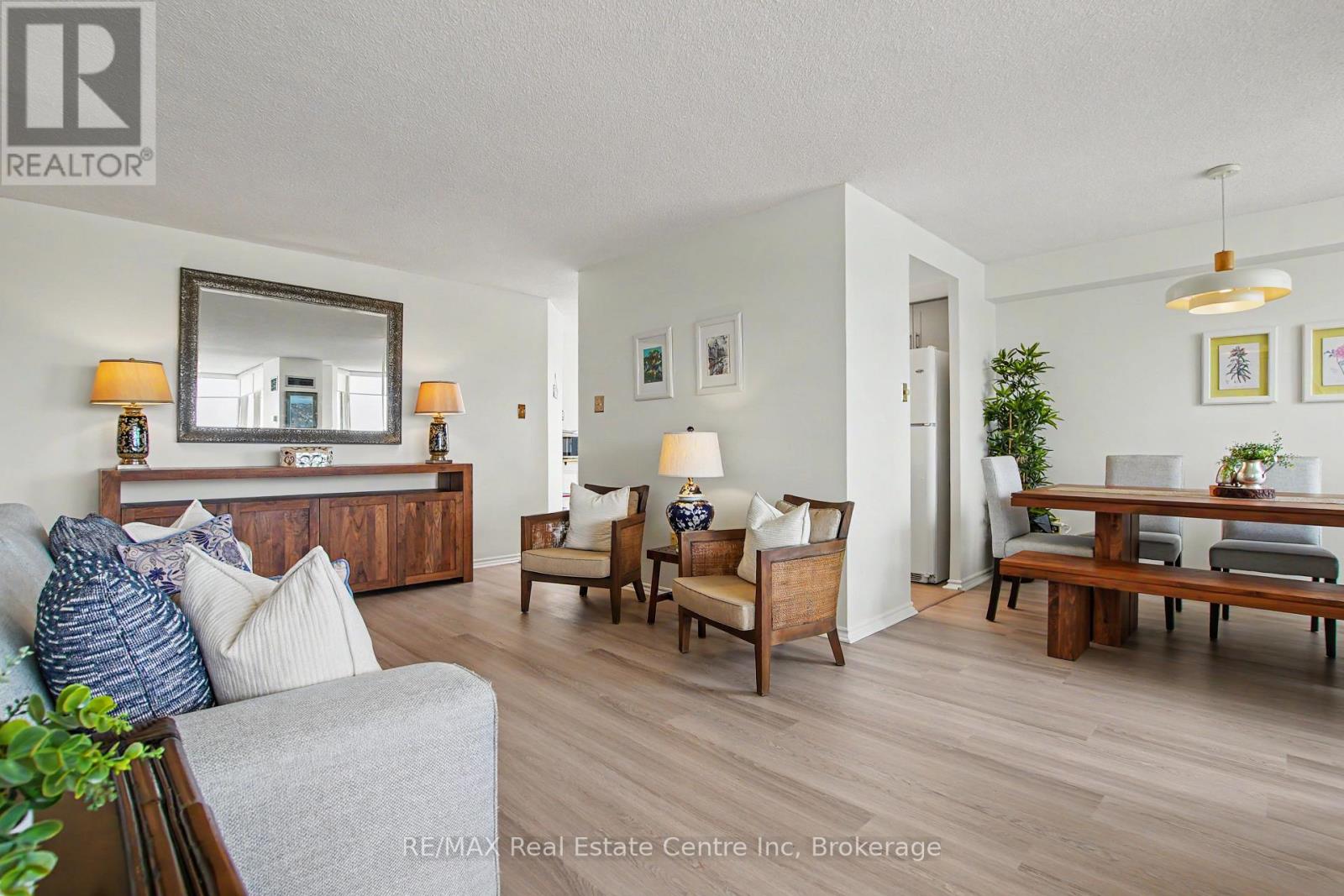 1604 - 100 County Court Boulevard, Brampton, Ontario  L6W 3X1 - Photo 11 - W13674444