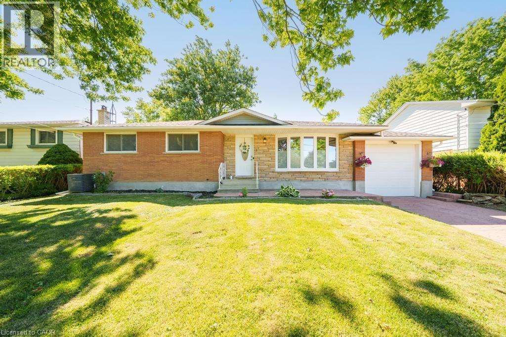 7 WALLIS Avenue, Smithville, Ontario