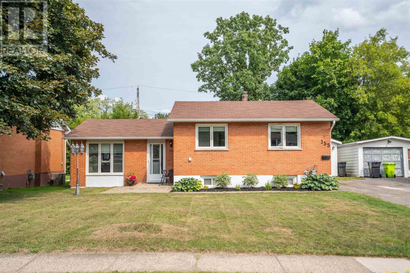 155 Meadow Park CRES, Sault Ste. Marie, Ontario
