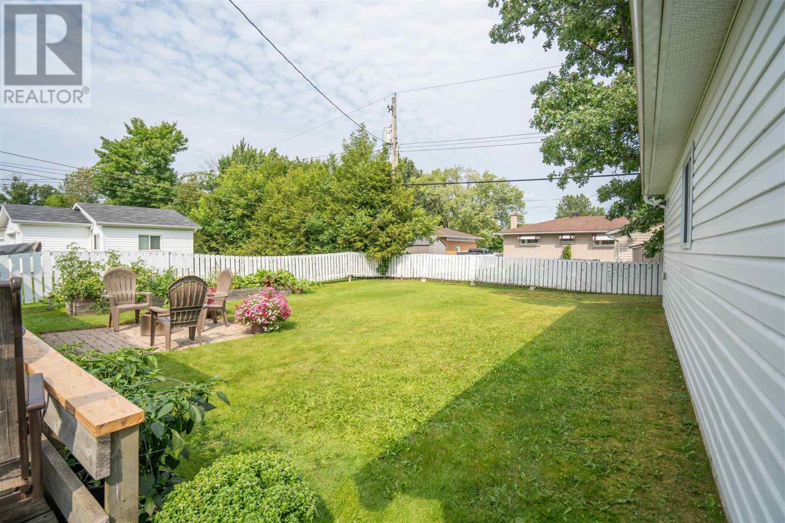 155 Meadow Park Cres, Sault Ste. Marie, Ontario  P6A 4H1 - Photo 27 - SM262168