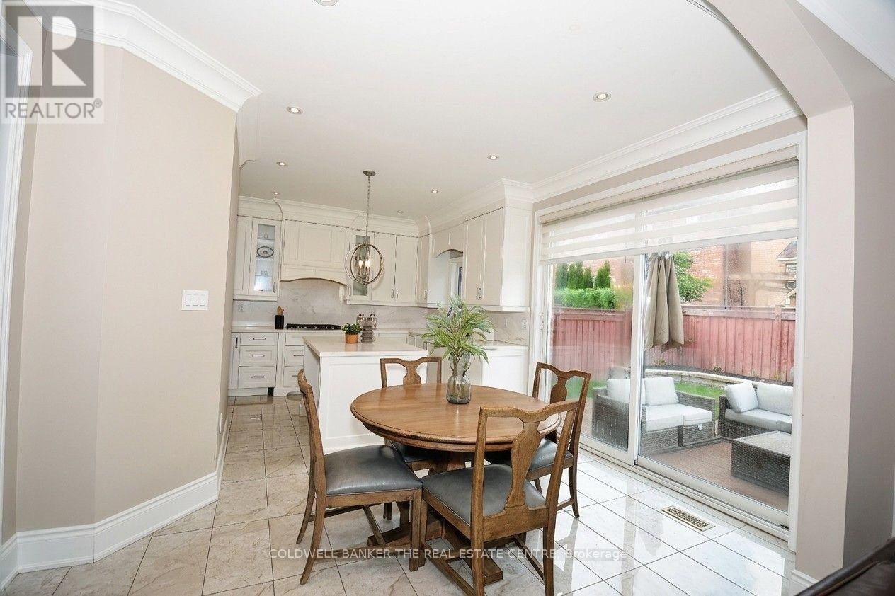 304 Tower Hill Road, Richmond Hill, Ontario  L4E 0A7 - Photo 10 - N13655166
