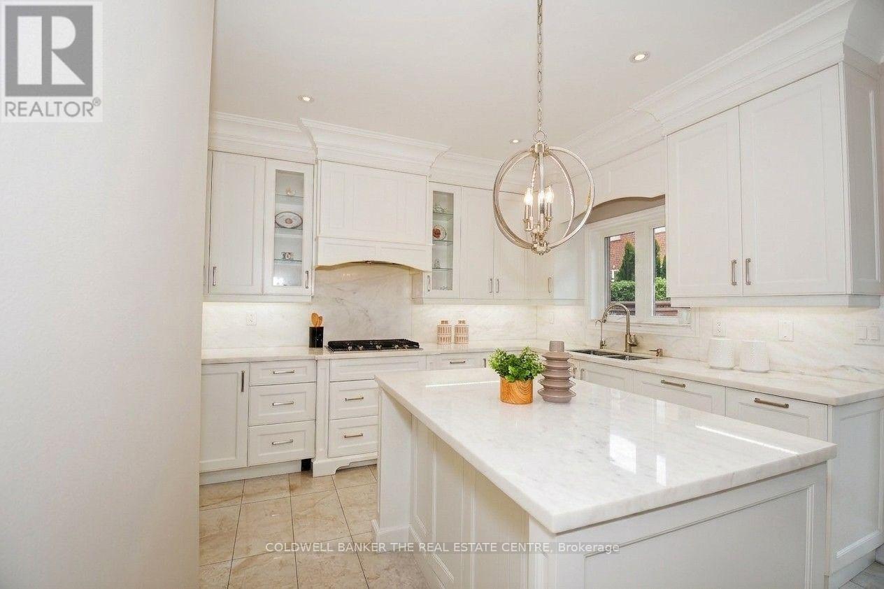 304 Tower Hill Road, Richmond Hill, Ontario  L4E 0A7 - Photo 12 - N13655166