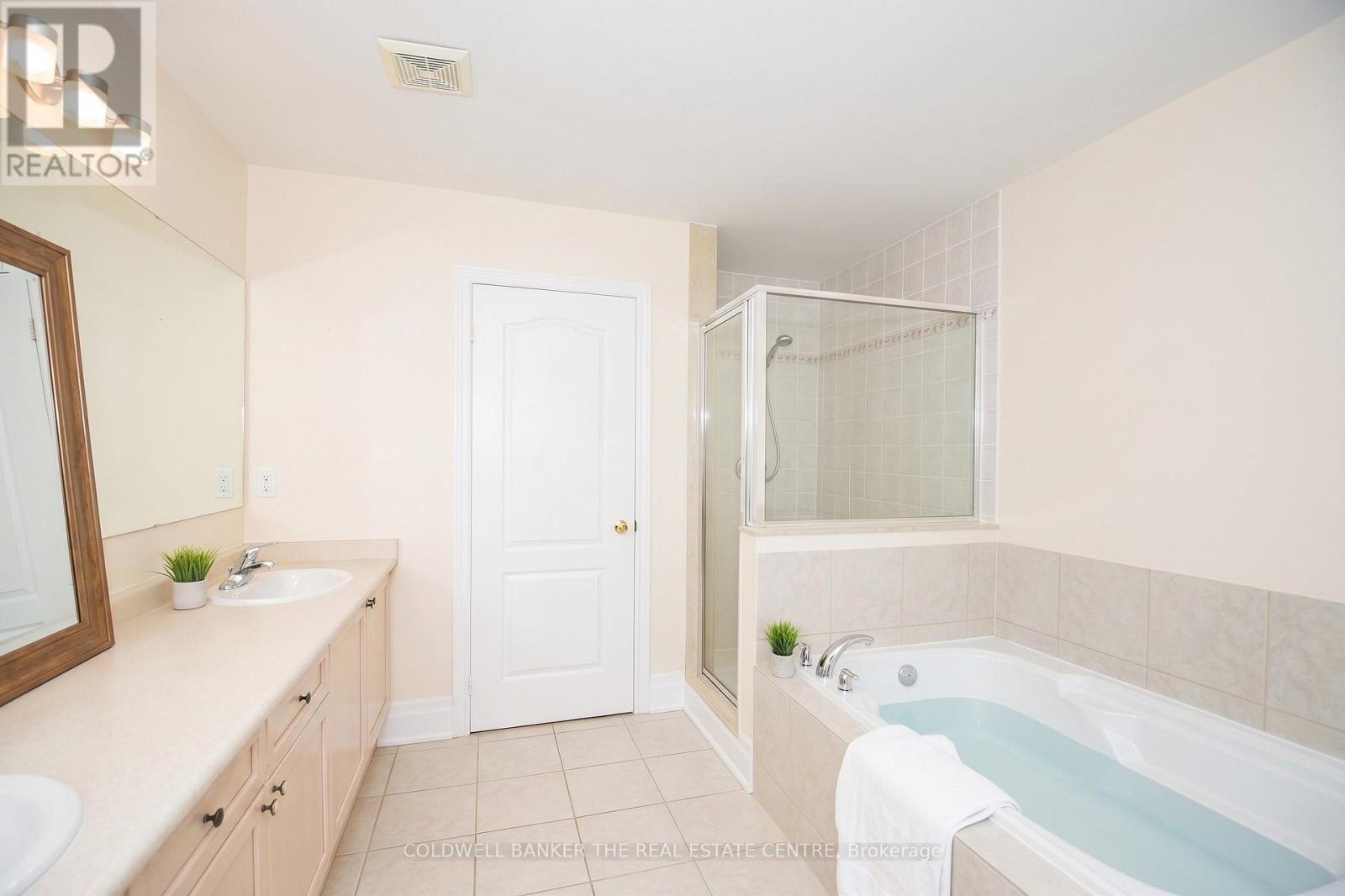 304 Tower Hill Road, Richmond Hill, Ontario  L4E 0A7 - Photo 19 - N13655166