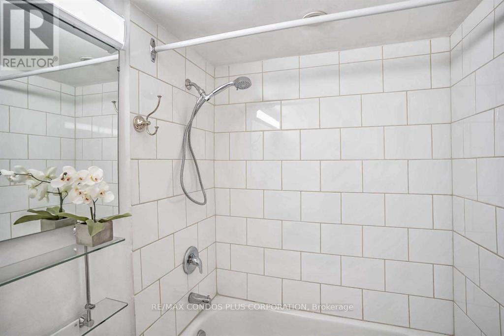 1011 - 720 Spadina Avenue, Toronto, Ontario  M5S 2T9 - Photo 13 - C13667912