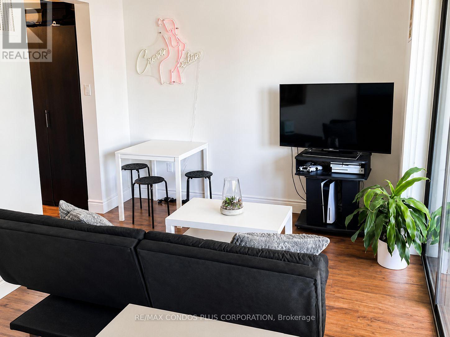 1011 - 720 Spadina Avenue, Toronto, Ontario  M5S 2T9 - Photo 4 - C13667912