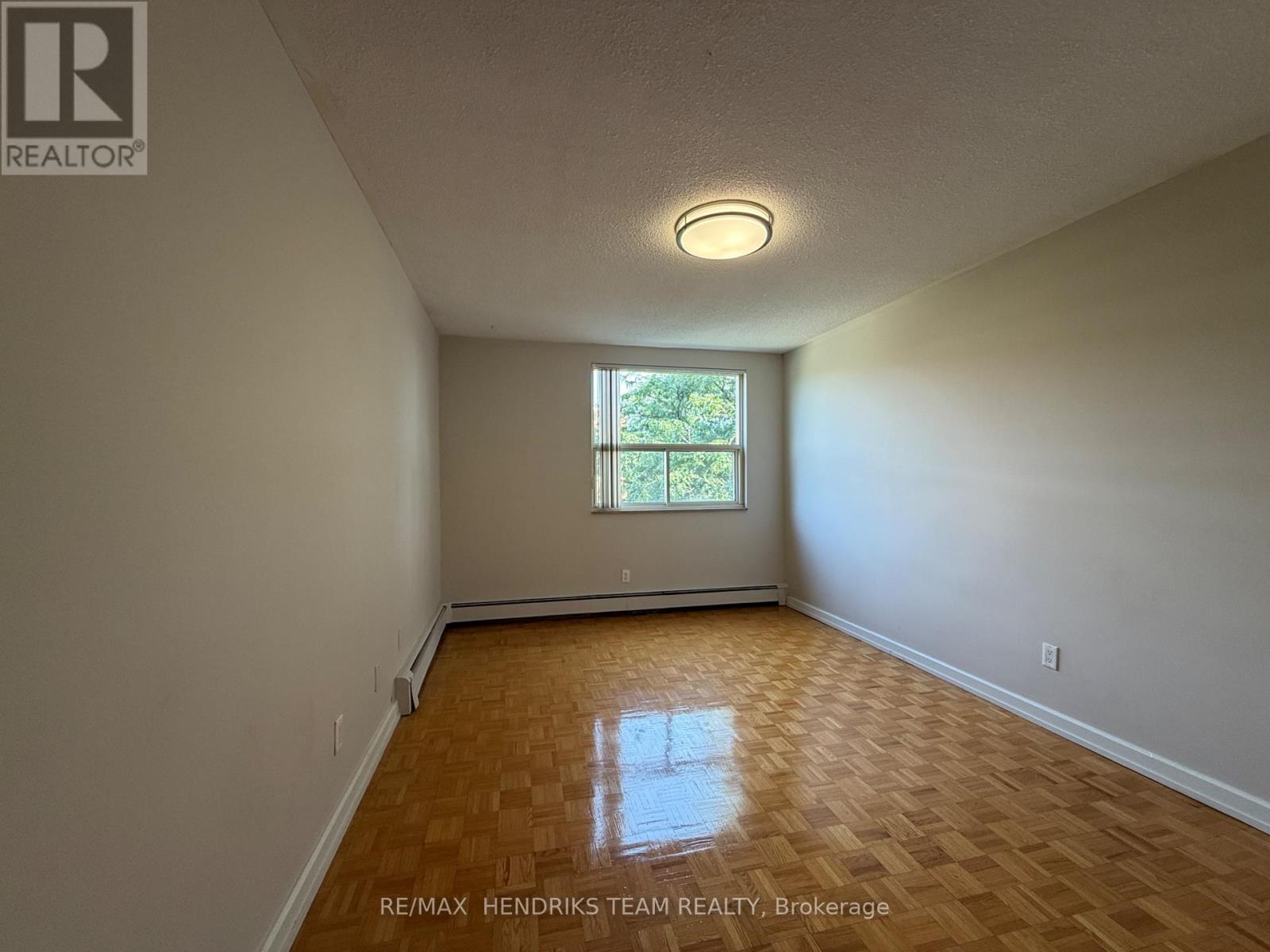 402 - 33 Leaside Drive, St. Catharines, Ontario  L2M 4G2 - Photo 7 - X13674450