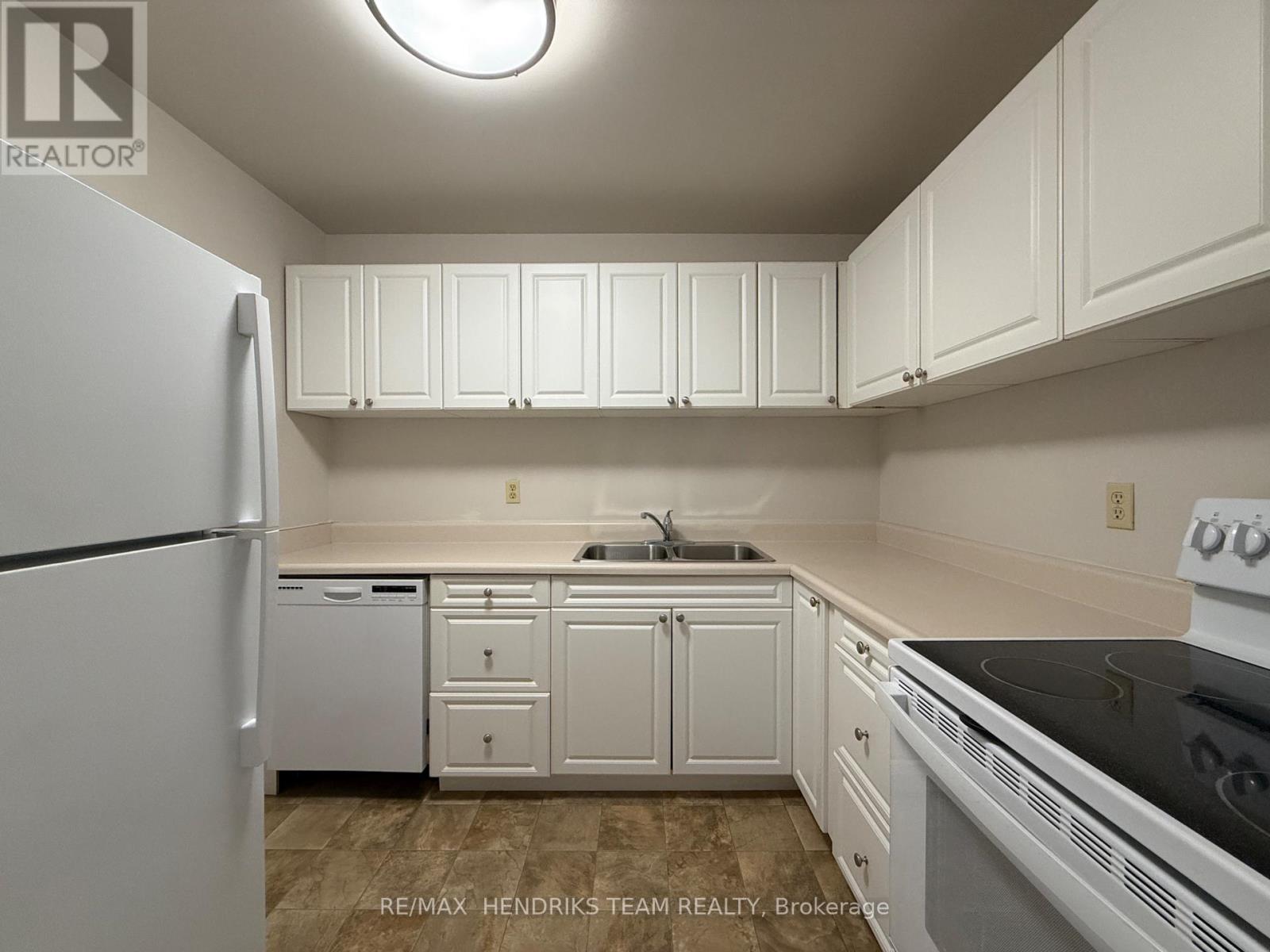 409 - 39 Leaside Drive, St. Catharines, Ontario  L2M 4G2 - Photo 2 - X13674452