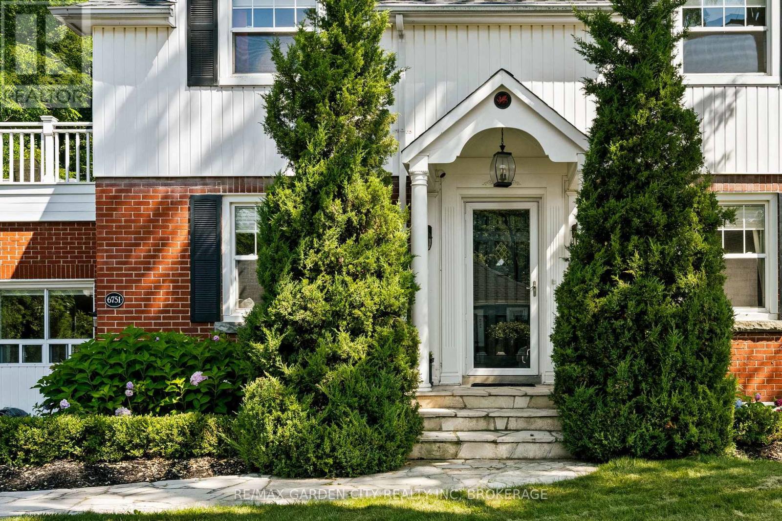 6751 Barker Street, Niagara Falls, Ontario  L2G 1Z1 - Photo 3 - X13674508