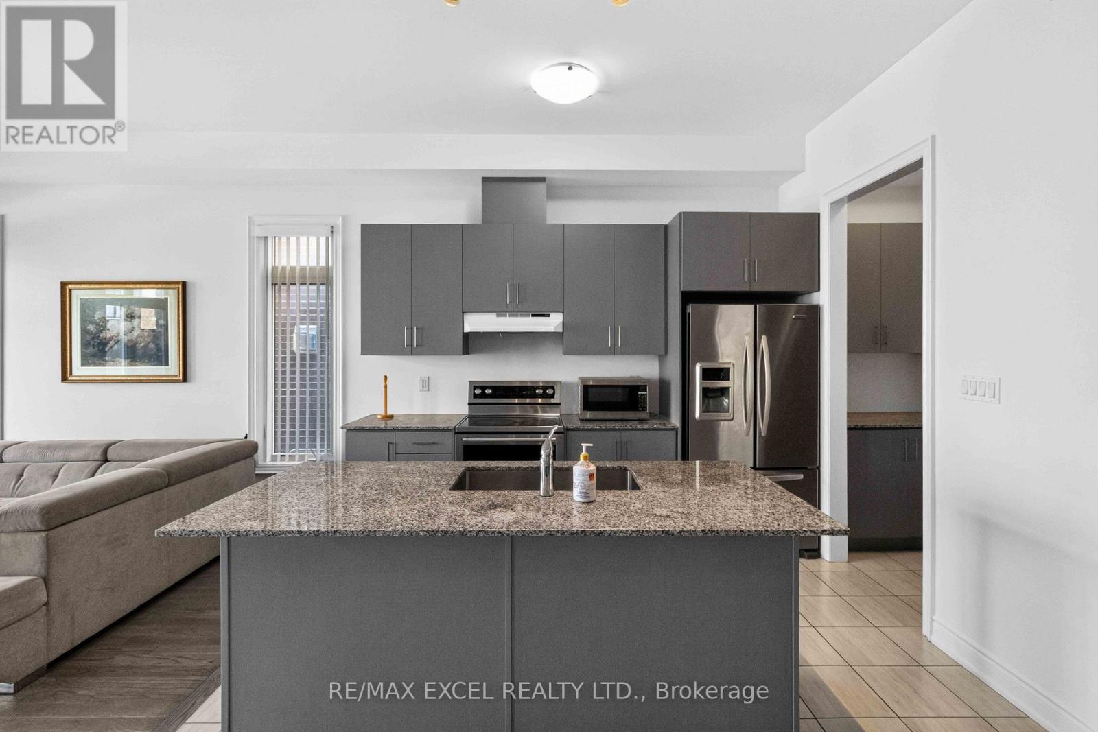 Upper - 9540 Weston Road, Vaughan, Ontario  L4L 1A6 - Photo 12 - N13674526