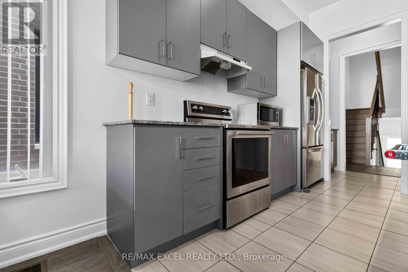 Upper - 9540 Weston Road, Vaughan, Ontario  L4L 1A6 - Photo 9 - N13674526