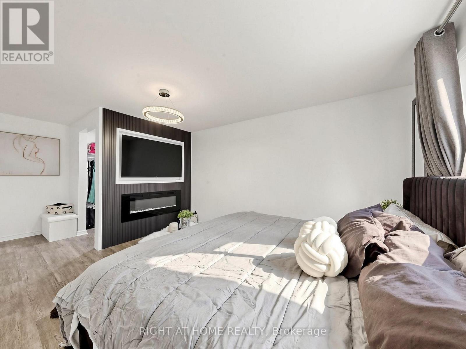 207 Hickling Trail, Barrie, Ontario L4M 5W6 - Photo 23 - S13674438