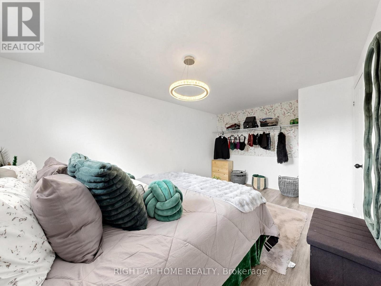 207 Hickling Trail, Barrie, Ontario L4M 5W6 - Photo 33 - S13674438