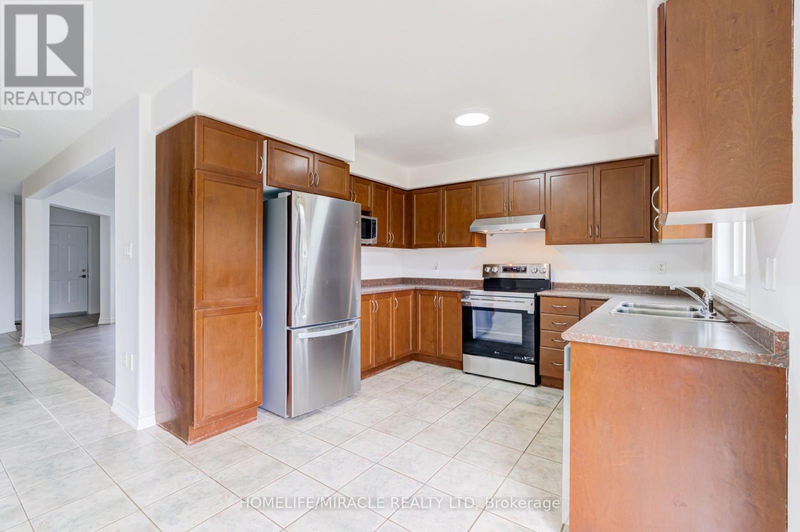 7 Empire Drive, Barrie, Ontario L4N 0Y9 - Photo 10 - S13674480