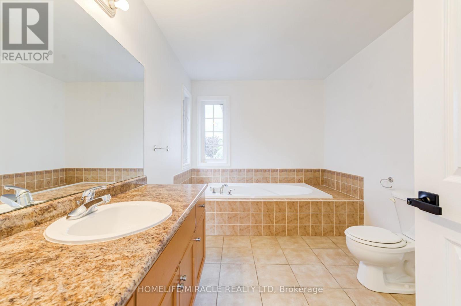 7 Empire Drive, Barrie, Ontario L4N 0Y9 - Photo 24 - S13674480
