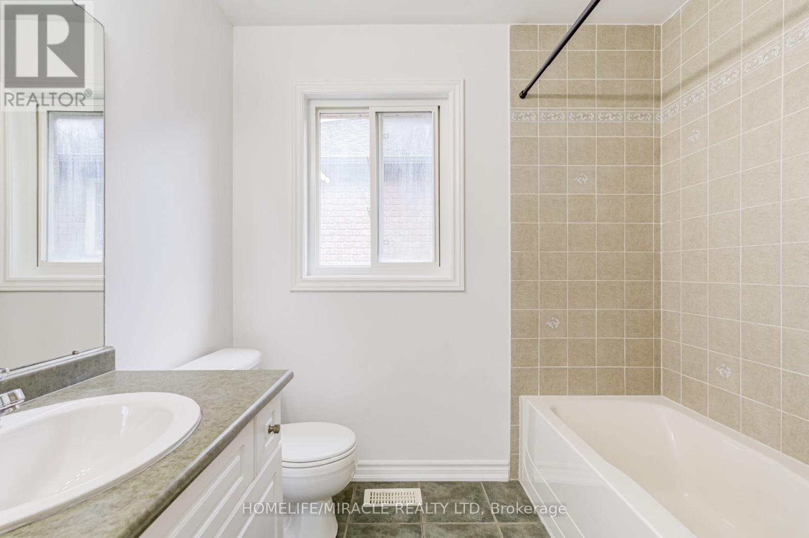 7 Empire Drive, Barrie, Ontario L4N 0Y9 - Photo 27 - S13674480