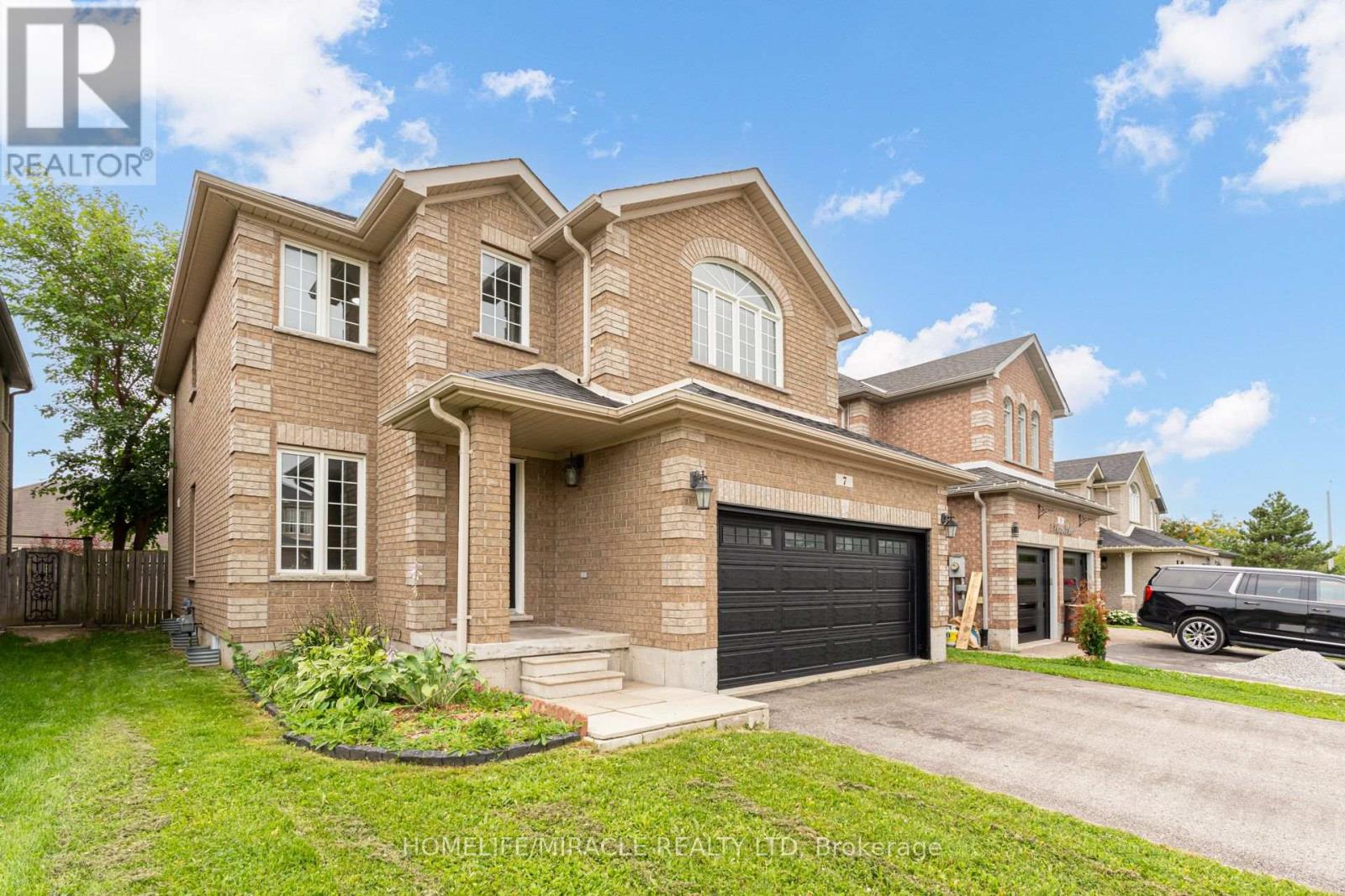 7 Empire Drive, Barrie, Ontario L4N 0Y9 - Photo 3 - S13674480