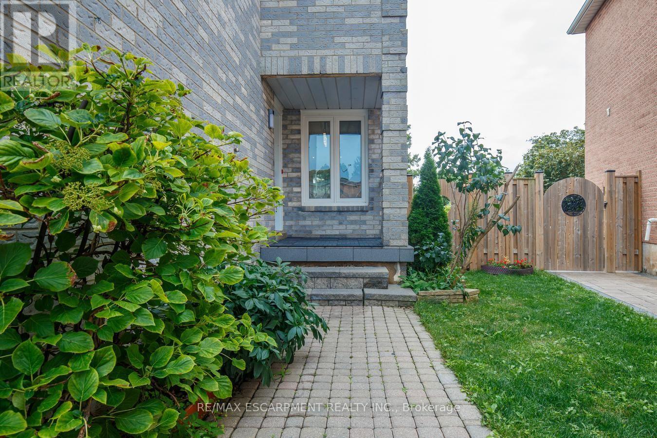 2790 Huntingdon Trail, Oakville, Ontario  L6J 7G5 - Photo 2 - W13674528