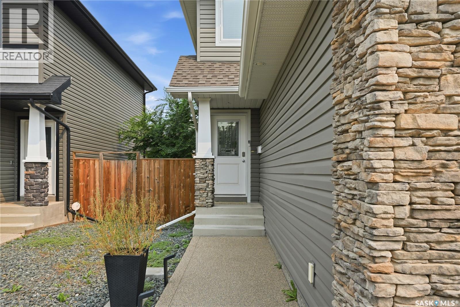 207 Kolynchuk Manor, Saskatoon, Saskatchewan  S7T 0W4 - Photo 4 - SK045595