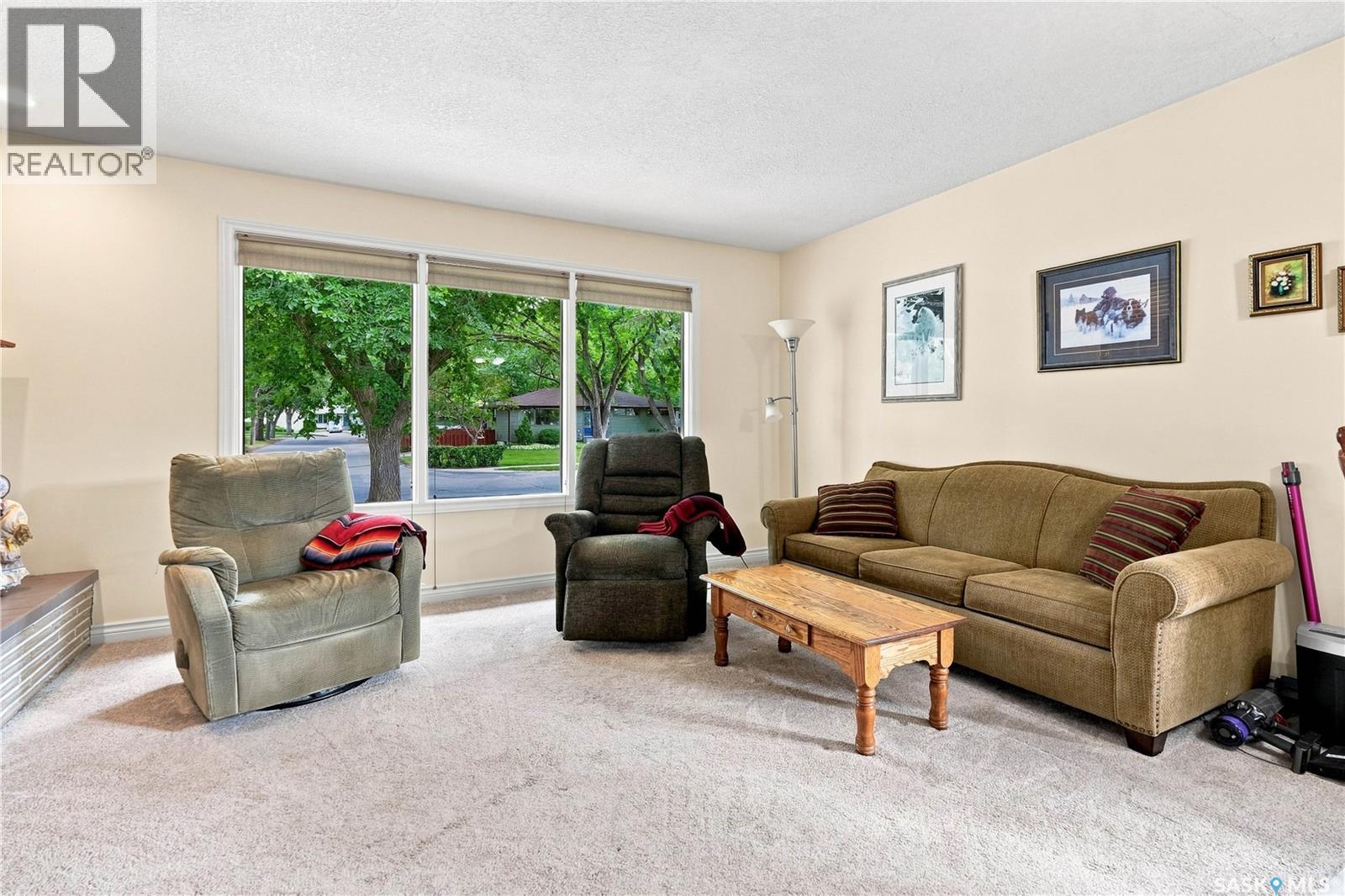 220 Frontenac Drive, Regina, Saskatchewan  S4S 3B5 - Photo 6 - SK045430