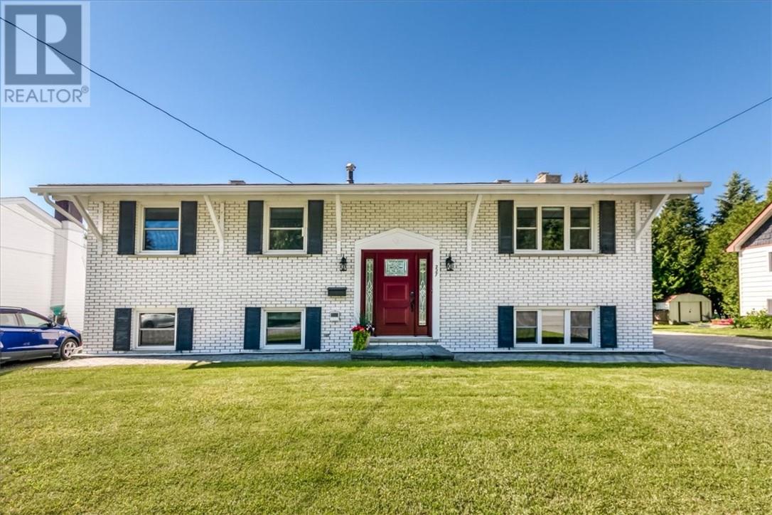 227 Third, Lively, Ontario  P3Y 1M4 - Photo 12 - 2129705