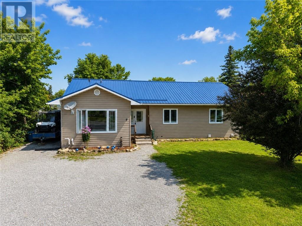 8 Blake, Little Current, Ontario  P0P 1K0 - Photo 1 - 2129777