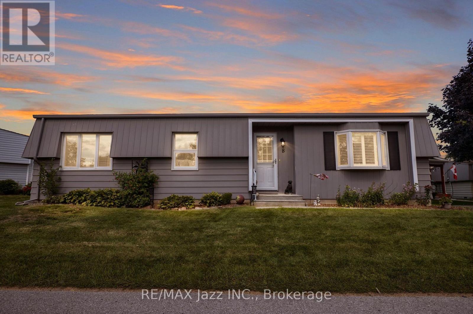 8 Wheelhouse Drive, Clarington, Ontario  L1B 1B9 - Photo 1 - E13674618