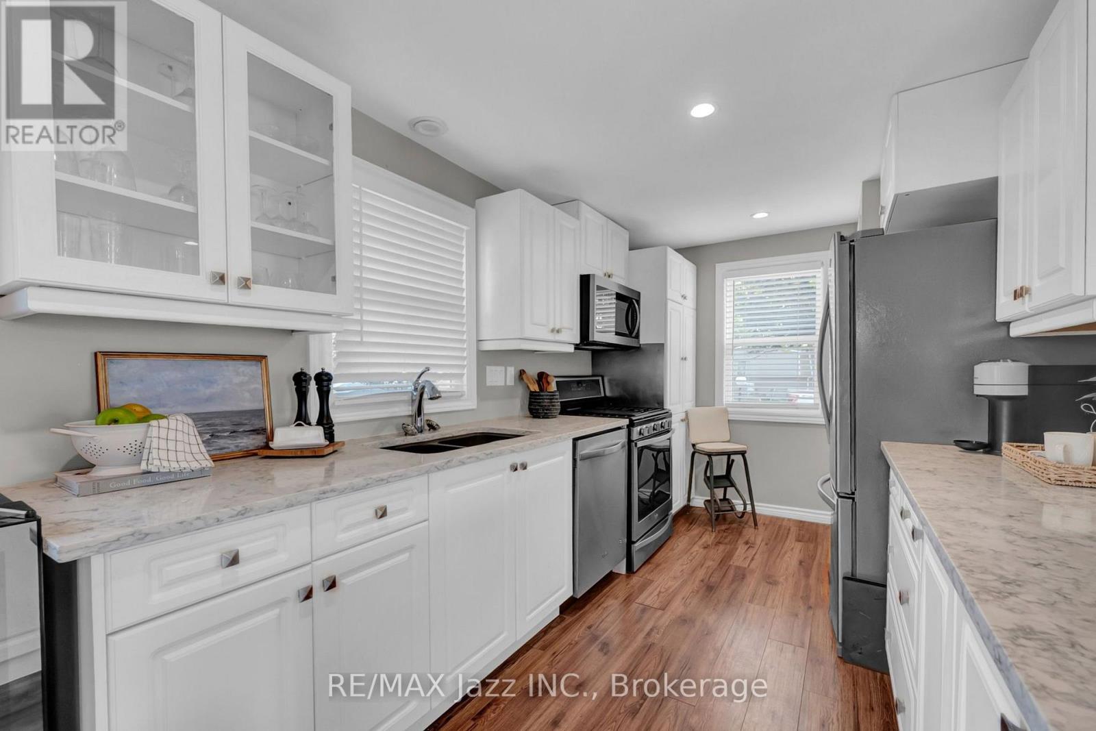 8 Wheelhouse Drive, Clarington, Ontario  L1B 1B9 - Photo 13 - E13674618