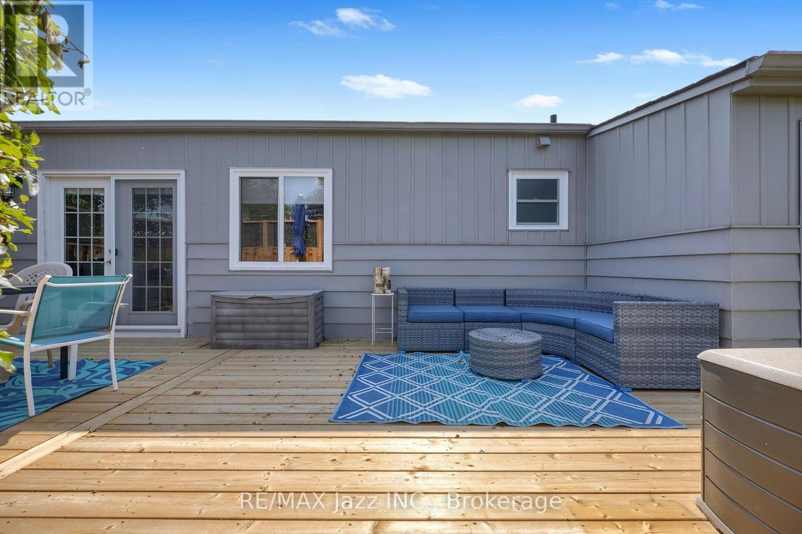 8 Wheelhouse Drive, Clarington, Ontario  L1B 1B9 - Photo 3 - E13674618