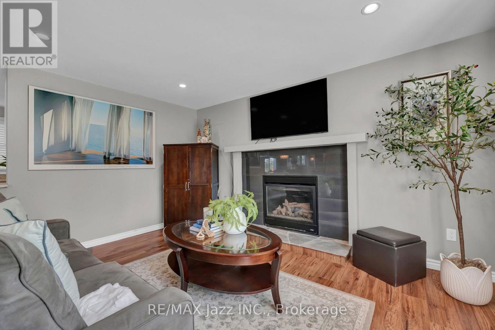 8 Wheelhouse Drive, Clarington, Ontario  L1B 1B9 - Photo 7 - E13674618