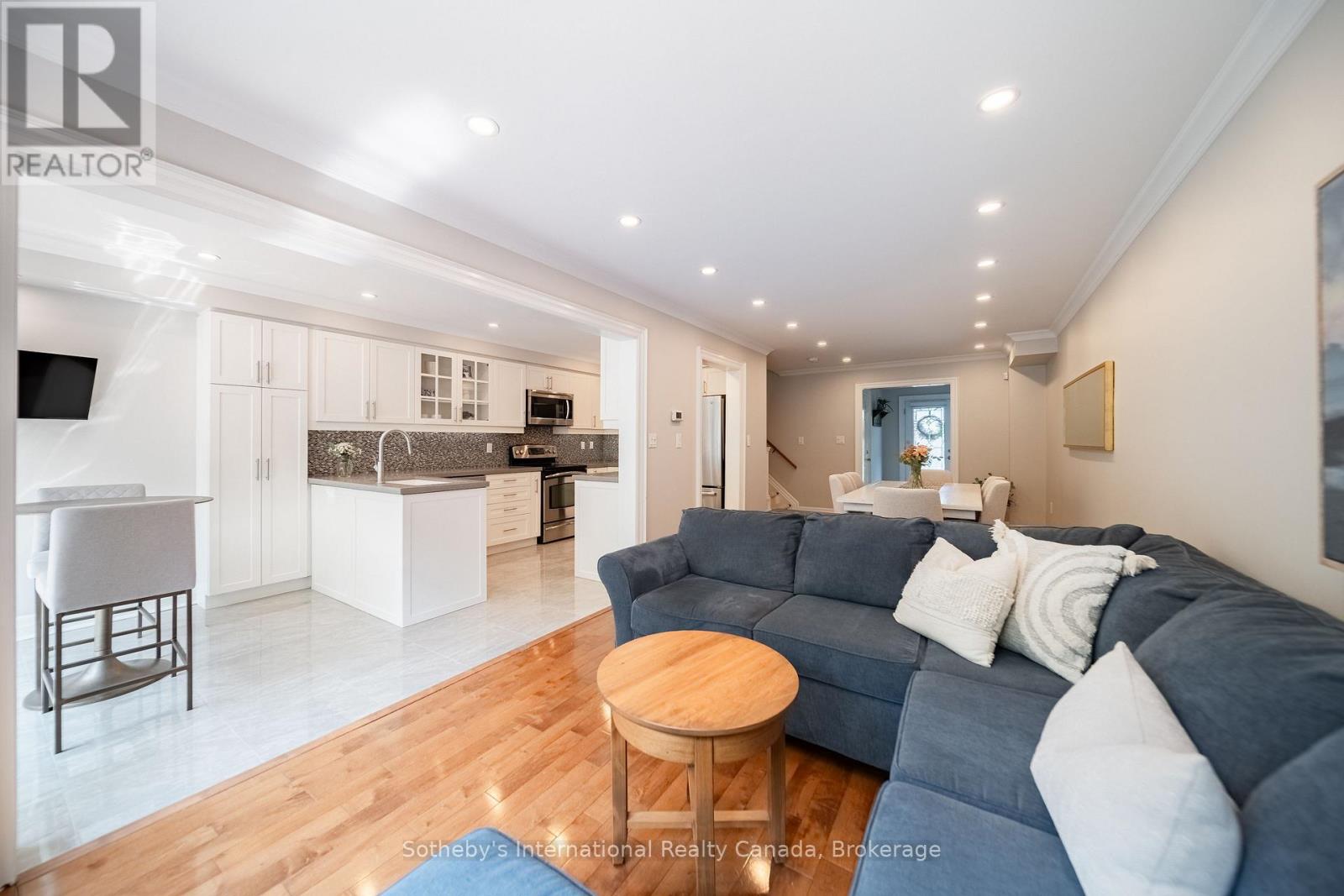 339 Ravineview Way, Oakville, Ontario  L6H 6S6 - Photo 11 - W13674646