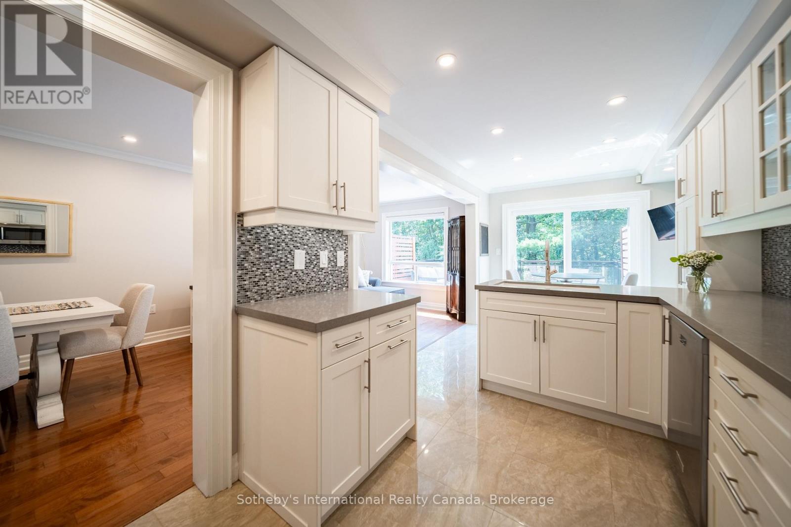 339 Ravineview Way, Oakville, Ontario  L6H 6S6 - Photo 15 - W13674646