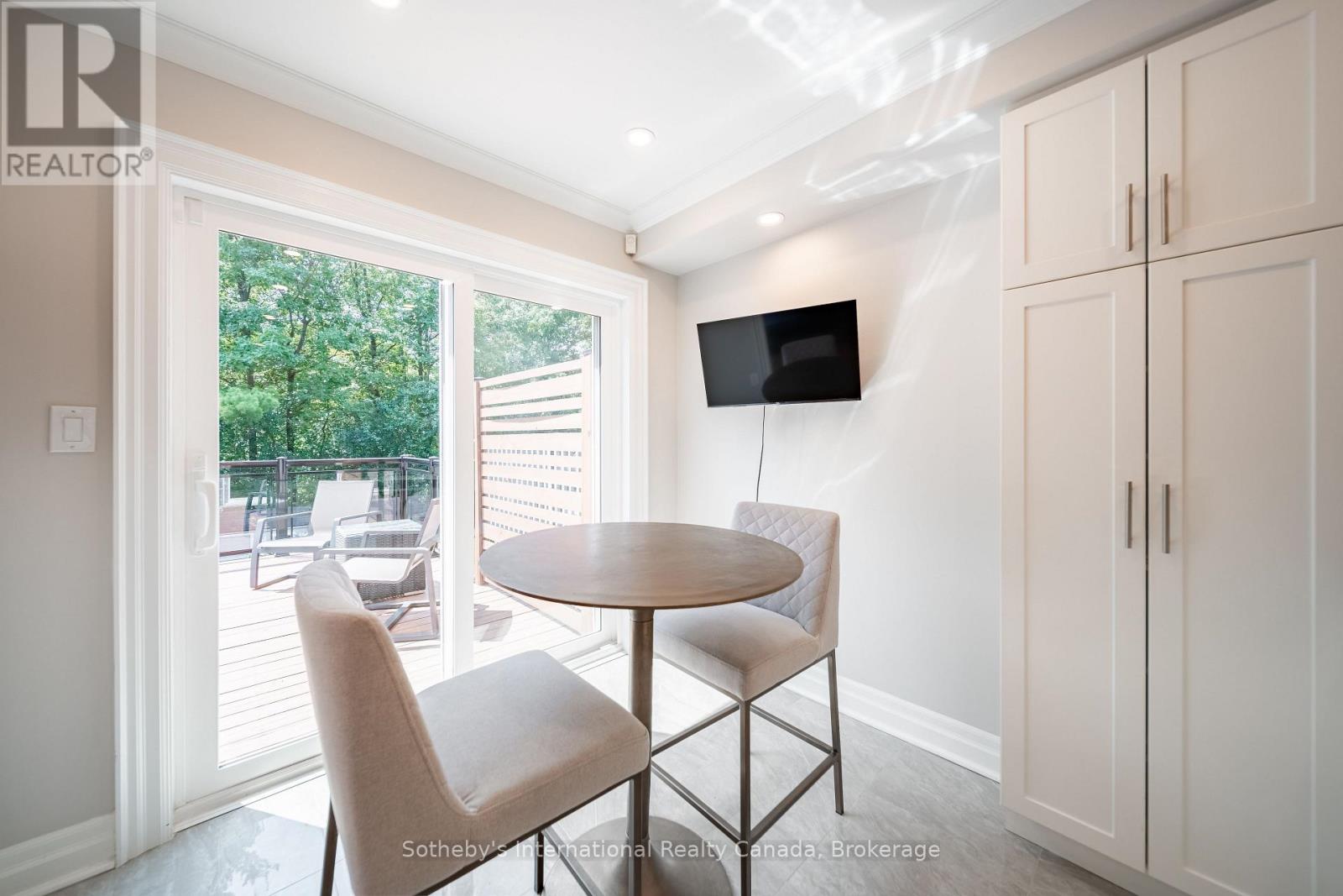 339 Ravineview Way, Oakville, Ontario  L6H 6S6 - Photo 17 - W13674646